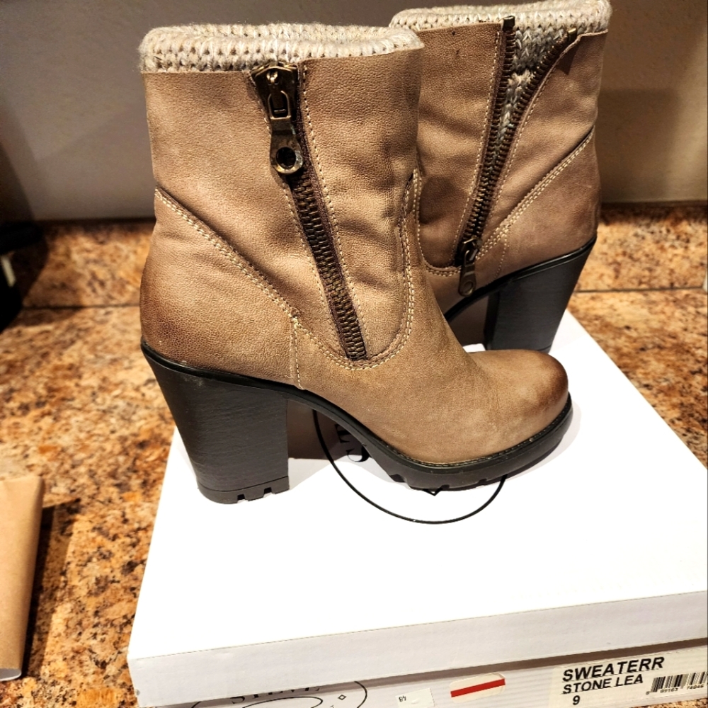 Booties size 9 Stone Brand New
